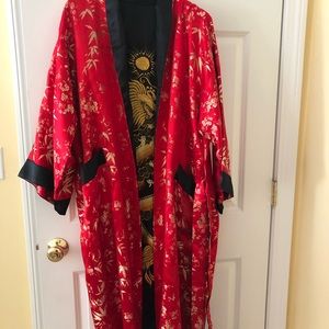 Beautiful satin reversible robe with tie never worn bought in Hawaii.